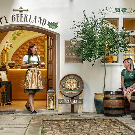 Spa Beerland - At The Golden Lamb Plzeň Buitenkant foto