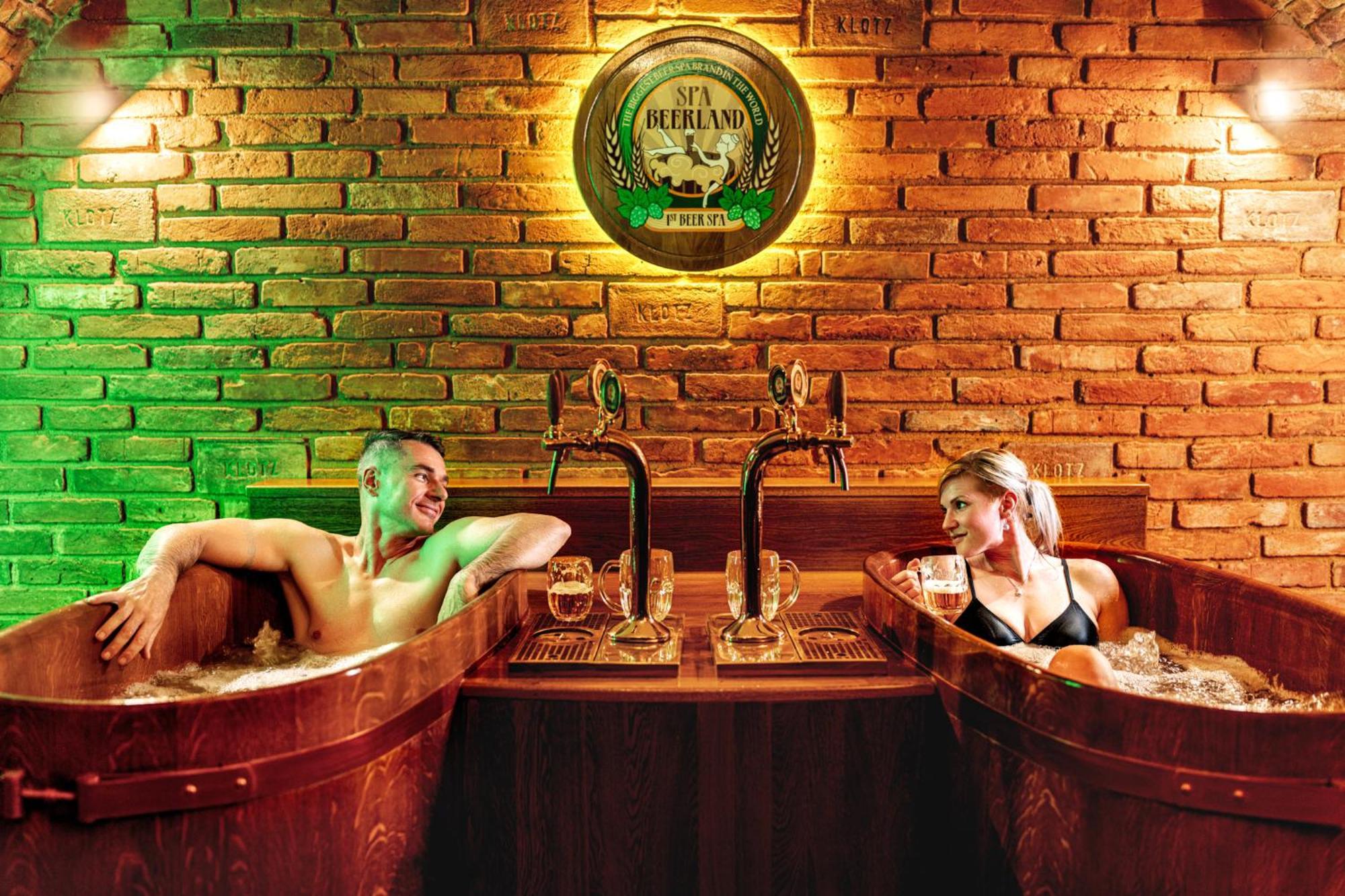 Spa Beerland - At The Golden Lamb Plzeň Buitenkant foto